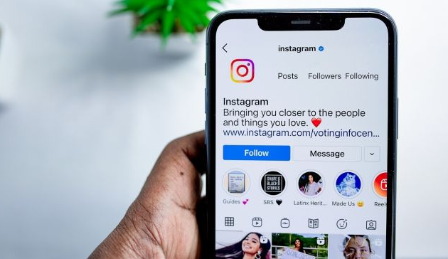 Cara Menggunakan Fitur Tag Collaboration di Instagram